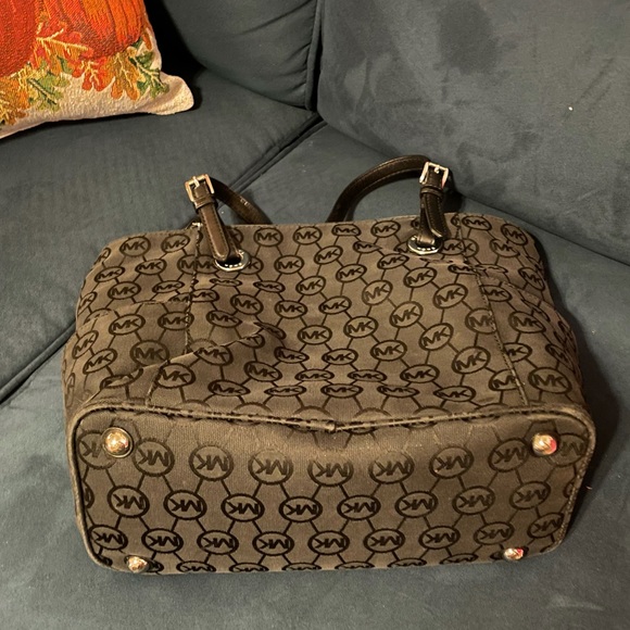 Michael Kors large signature canvas tote bag black with silver - Picture 2 of 3